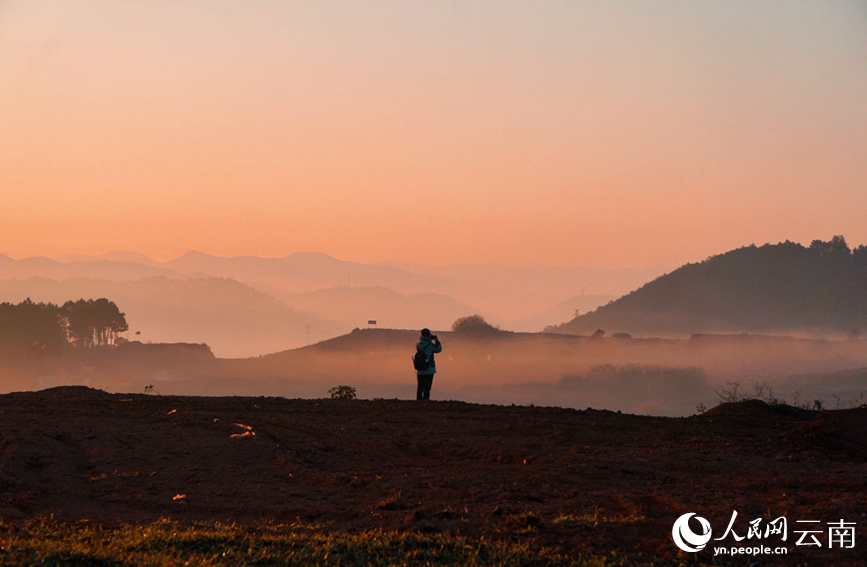 云南宁洱冬日晨景宛如水墨人间。李天娅摄