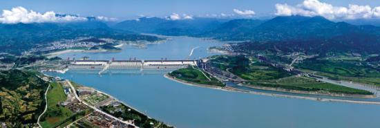 三峡电站全景。（孙荣刚/摄）
