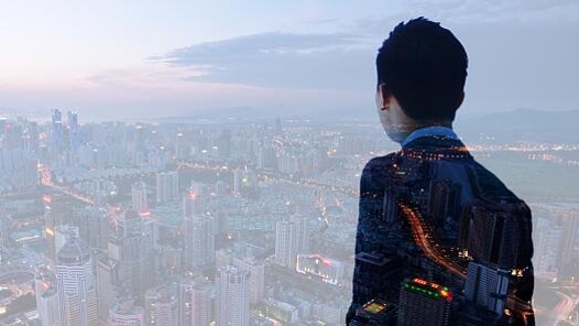 “996”成为常态？监督8小时工作制执行确有必要