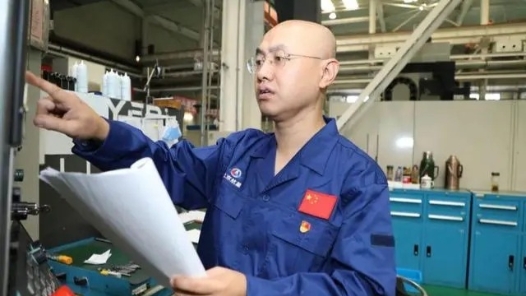 全国人大代表戴天方：要“跨界”培养使用技能工匠