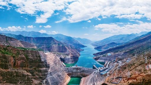 为团结奋进新征程凝聚磅礴力量