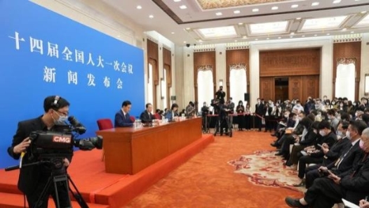 开展“一带一路”合作 中国从不附加任何政治条件