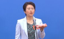 人大代表带来一只“大熊猫幼崽”？科普现场一起看