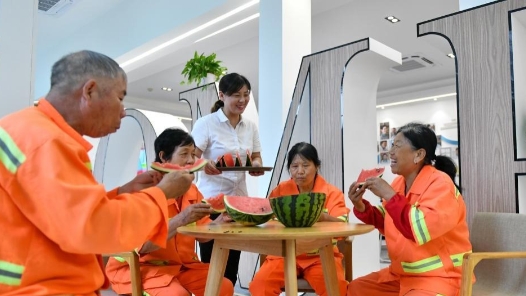 延续实施失业保险保障扩围政策，共向1000多万失业人员发放失业保险待遇