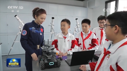 让青春在新时代绽放绚丽之花