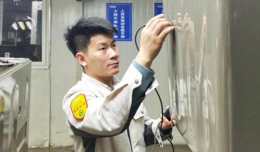 一线代表委员心声 | 打造更多让优秀产业工人脱颖而出的平台