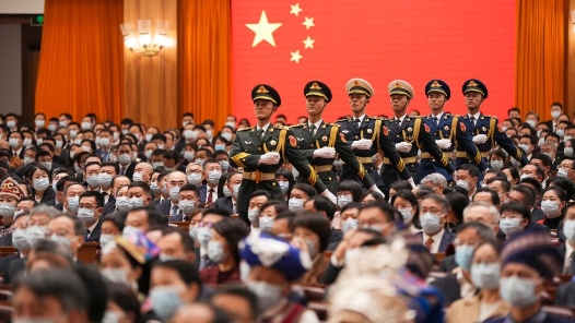 十四届全国人大一次会议宪法宣誓仪式举行