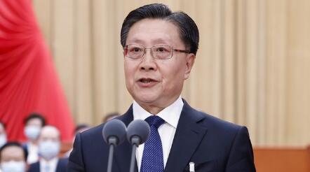 王东明主持十四届全国人大一次会议第四次全体会议