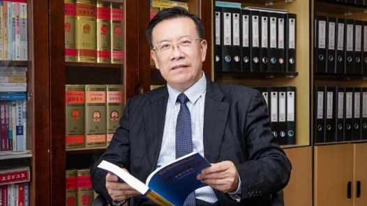 皮剑龙委员：加强对民营经济的立法保护