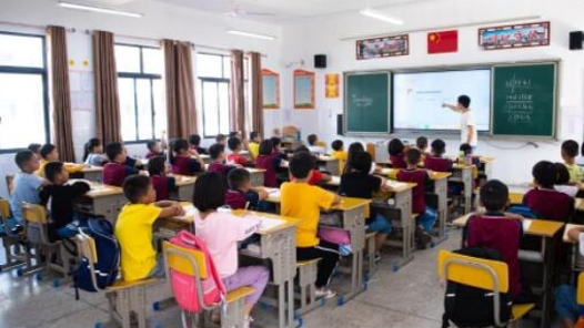 “改趴为躺”很必要，学生健康需重视