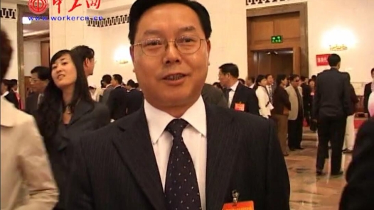 开幕式结束后代表们畅谈新收获