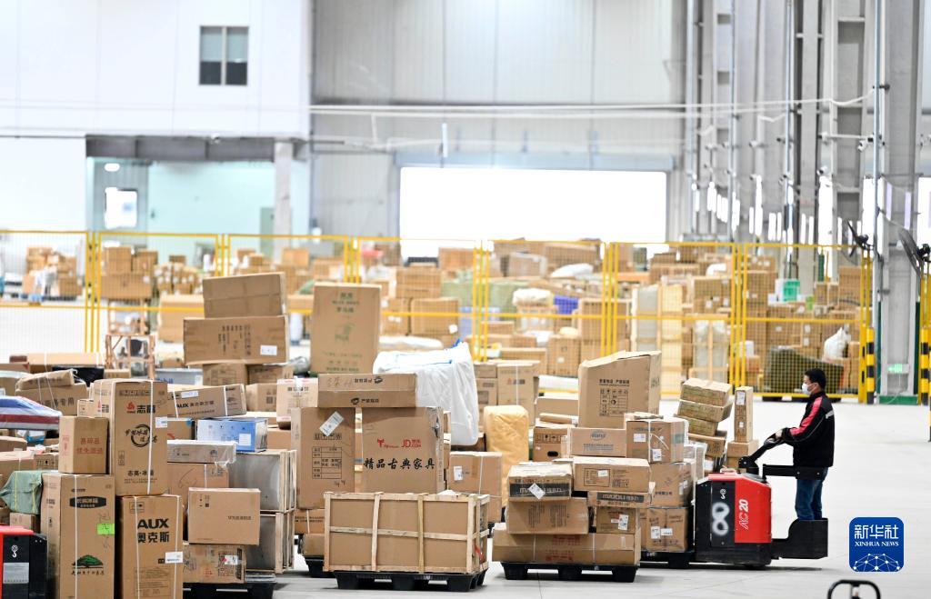 发展现代物流产业 健全工业园配套服务