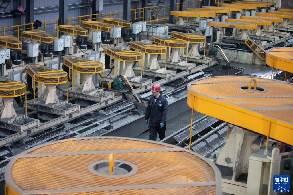 新华全媒+丨“黑金”变真金 “中国石墨之都”开启全链条发展