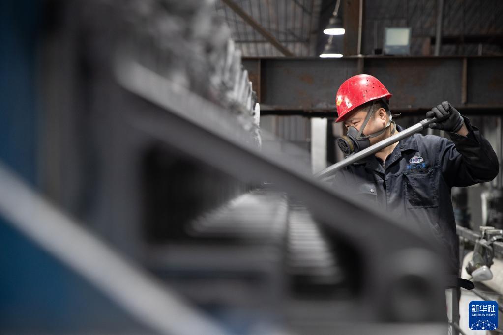 新华全媒+丨“黑金”变真金 “中国石墨之都”开启全链条发展