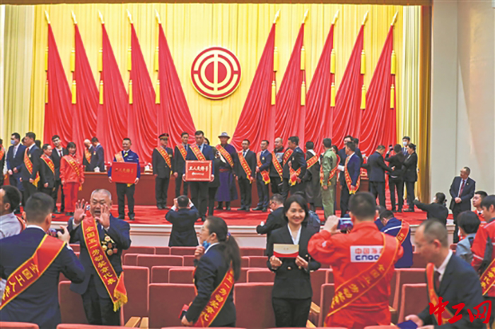 2041251_tpzz_1682663672992_b 2041251_tpzz_1682663672992_b