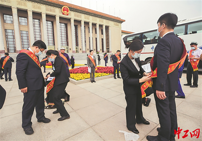 2041256_tpzz_1682660502815_b 2041256_tpzz_1682660502815_b