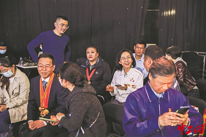 2041245_tpzz_1682662932126_b 2041245_tpzz_1682662932126_b