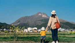 假日出游人从众，“下沉式旅游”热度初显