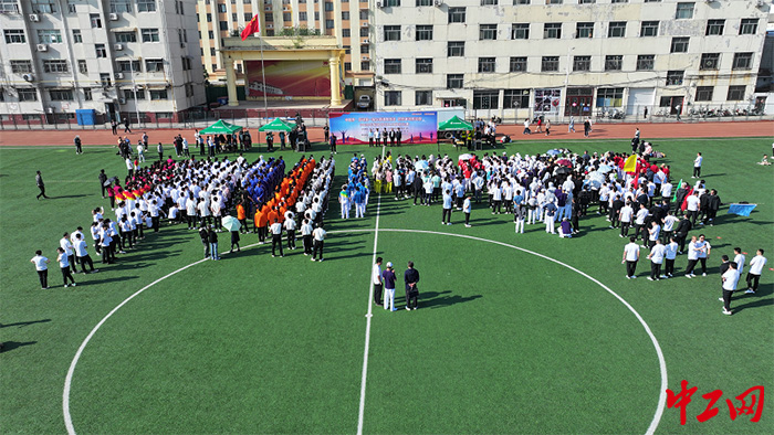 日前，临清市举办了全市2023年职工工间操比赛。图为比赛现场。临清市总工会供图