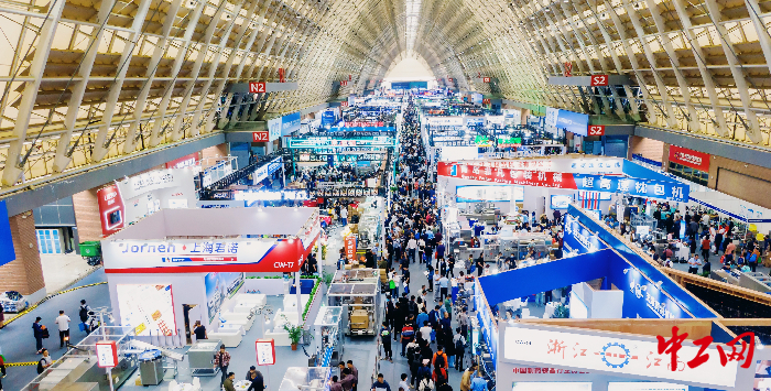 5月28日，第62届春季药机博览会现场。中铁·青岛世界博览城供图