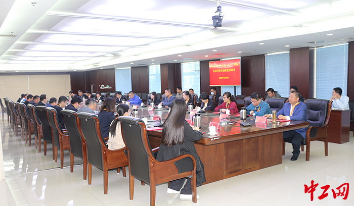 日前，阳信县举办劳模座谈会，弘扬三个精神。阳信县总工会供图