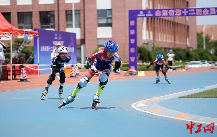 日前，山东省第十二届全民健身运动会轮滑比赛举行。图为比赛现场。山东省财政厅供图