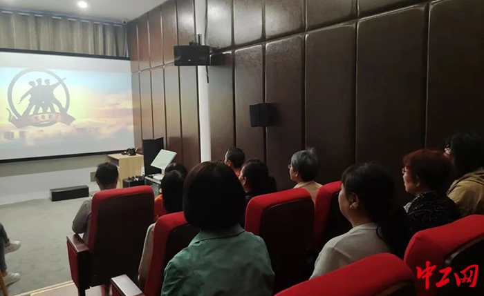 日前，宁津县总工会举办了观影月活动。图为活动现场。宁津县总工会供图