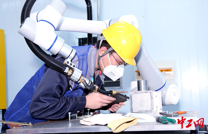 6月18日，第一届山东省职业技能大赛完美收官，青岛市技师学院代表队在本届技能大赛上大放异彩。青岛市技师学院供图