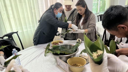 西藏交通发展集团有限公司工会开展包粽子活动