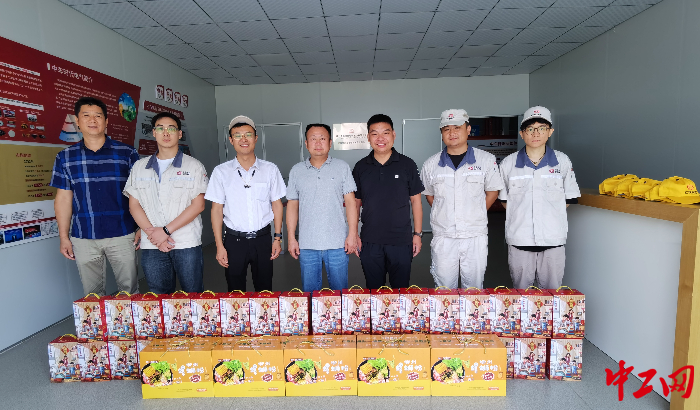 柳东新区（高新区）总工会向企业送“清凉”1