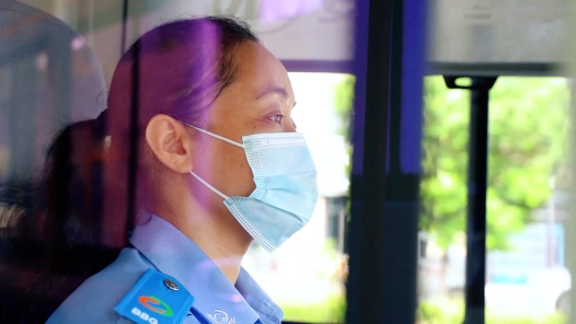 身边榜样丨把爱洒满车厢