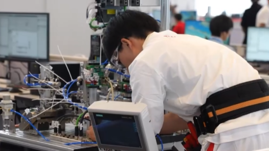 国赛舞台献技 小匠初露风采