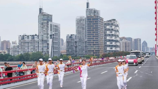 杭州亚运会火炬传递杭州站举行 亚运火种静待盛会开幕