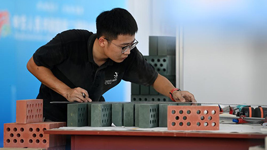 新业态催生“金蓝领”：中国就业空间不断拓展