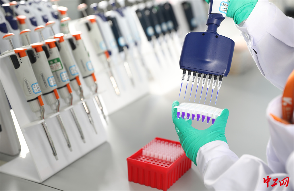 52-3《让中国粮装上更多“中国芯”》北大荒垦丰种业股份有限公司工会委员会 张淑艳 52-3《让中国粮装上更多“中国芯”》北大荒垦丰种业股份有限公司工会委员会 张淑艳