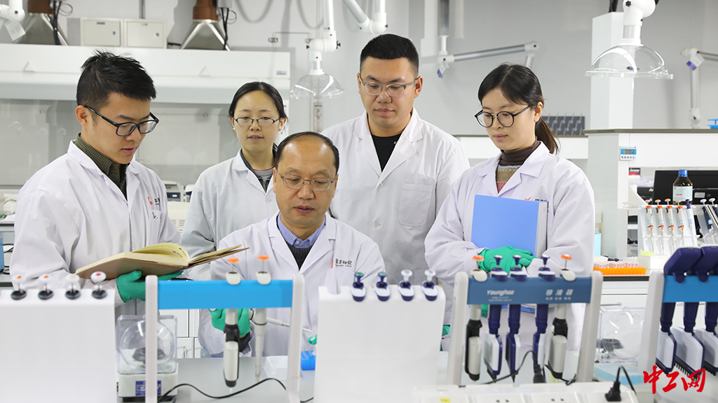 52-6《让中国粮装上更多“中国芯”》北大荒垦丰种业股份有限公司工会委员会 张淑艳 52-6《让中国粮装上更多“中国芯”》北大荒垦丰种业股份有限公司工会委员会 张淑艳