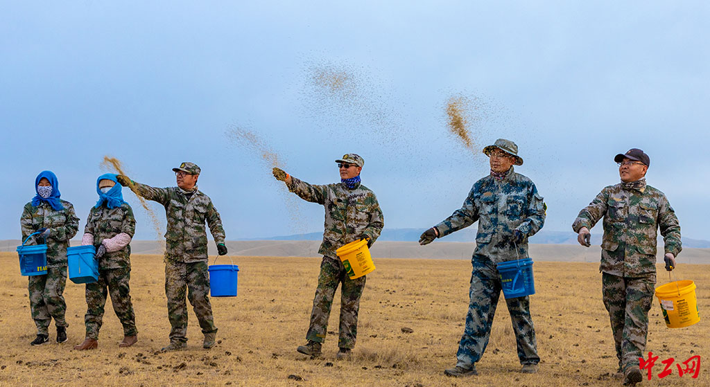 26-《草原补播改良——撒播草籽》山丹马场二场有限责任公司工会 赵锐