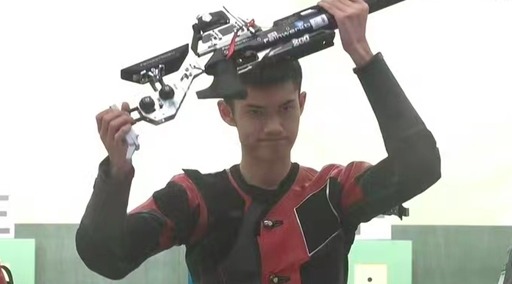 杭州亚运会首个世界纪录！盛李豪男子10米气步枪夺冠