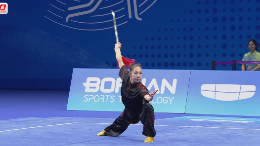 赖晓晓夺得杭州亚运会武术女子剑术枪术全能金牌