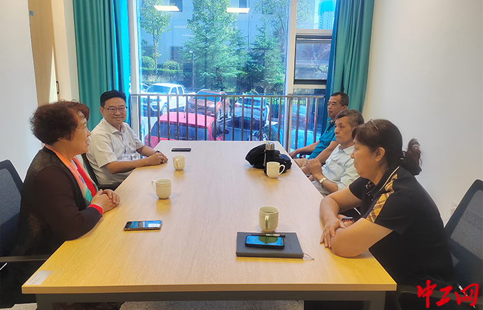 9月22日上午，在山东省青岛市崂山区市民中心召开崂山区总工会部分退休干部中秋座谈会。崂山区总工会供图