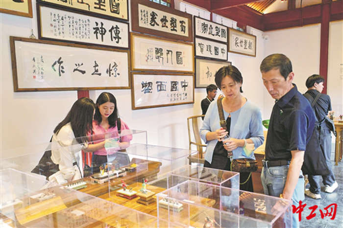 2229968_tpzz_1695793696257_b 2229968_tpzz_1695793696257_b