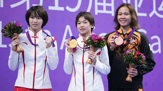 杭州亚运会｜跳水综合：全红婵展示完美“水花消失术” 中国跳水再夺两金