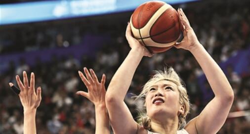 亚运会成功卫冕 中国女篮拼到最后一刻