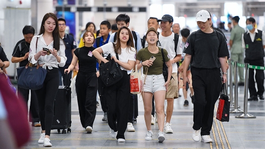 两会近距离｜增进民生福祉是发展的根本目的