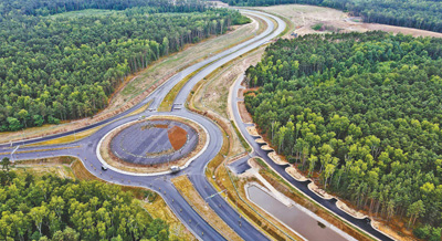 共建“一带一路”：构建人类命运共同体的重大实践