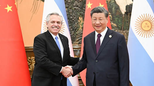 习近平会见阿根廷总统费尔南德斯