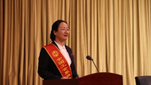 用心用情解难题 当好职工“娘家人”