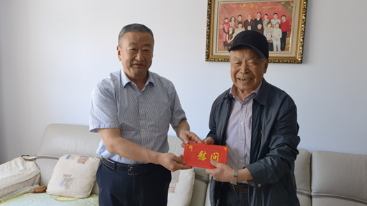 日喀则市仁布县总工会看望慰问驻村工作队员