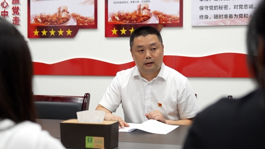 身边榜样 | 从军装绿到保安蓝 守护永不变