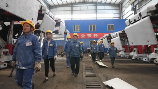 身边榜样丨“行走”在高空的姑娘们